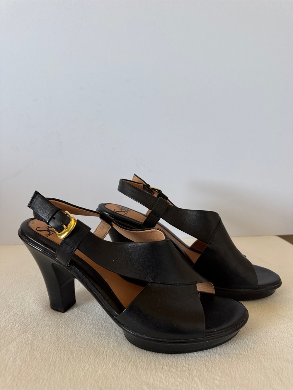 Soffit heeled sandals